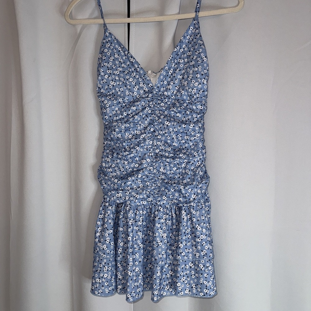 Princess Polly Dress Size 2 Floral Blue V-Neck Mini Runched  Flirty Flowy Skirt - Picture 3 of 13